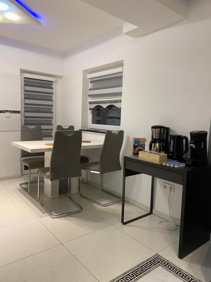 Aparts House - Balkon-Wifi-Kitchen Έσσεν Εξωτερικό φωτογραφία