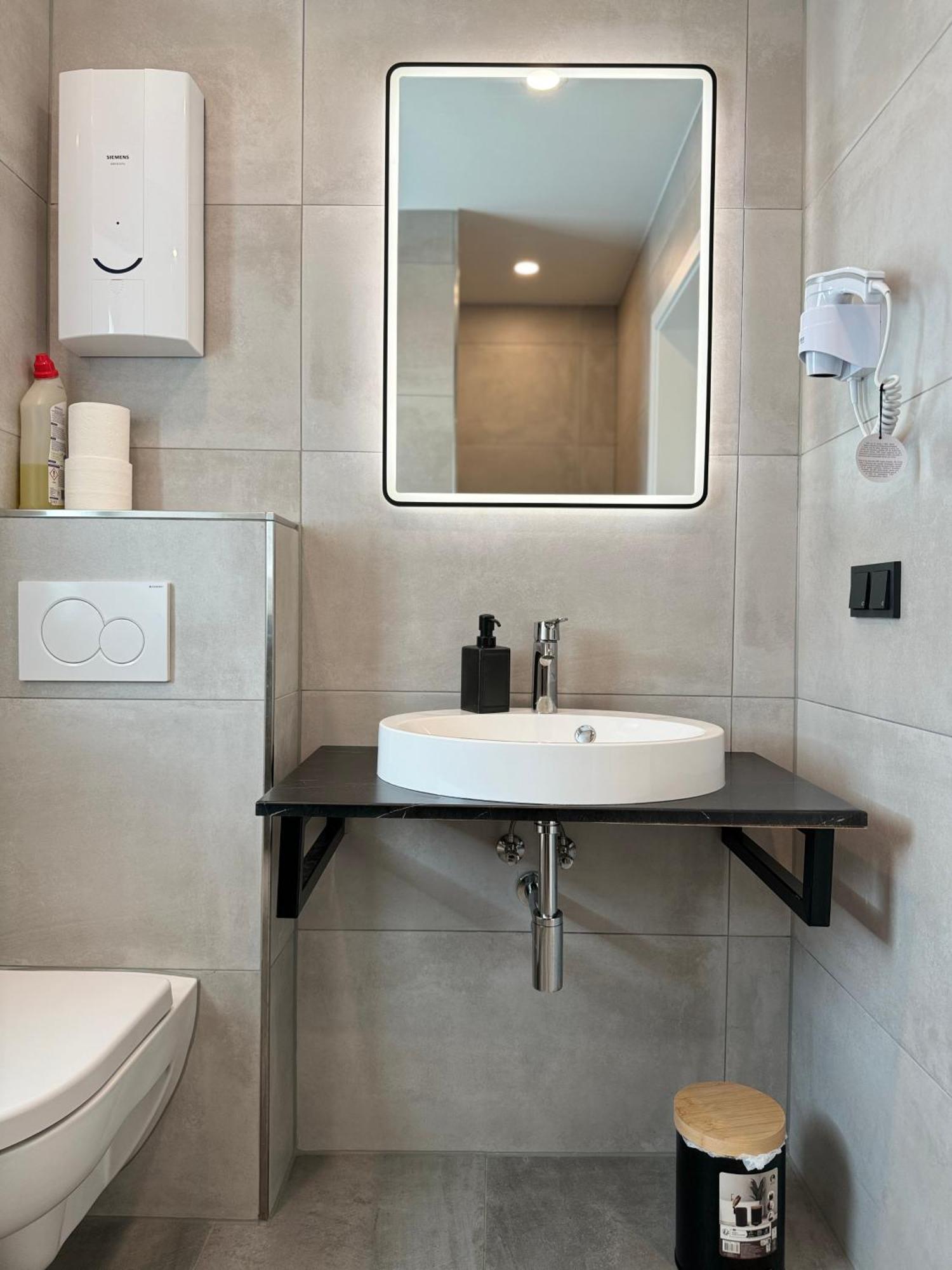 Aparts House - Balkon-Wifi-Kitchen Έσσεν Εξωτερικό φωτογραφία